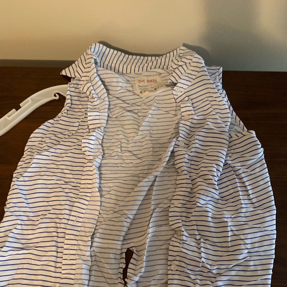 Sleeveless tank white with blue stripe